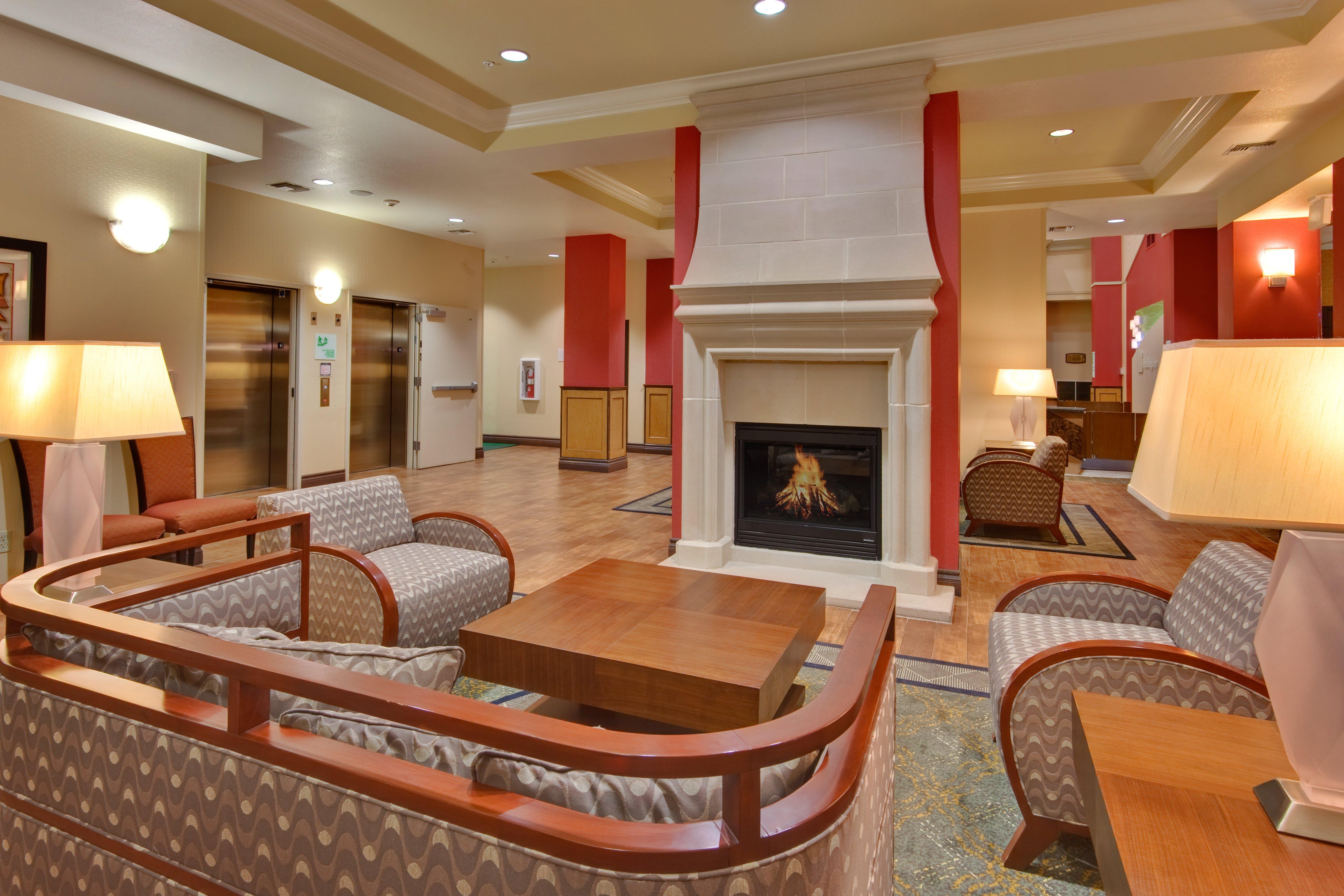 Holiday Inn & Suites Bakersfield, An Ihg Hotel Інтер'єр фото